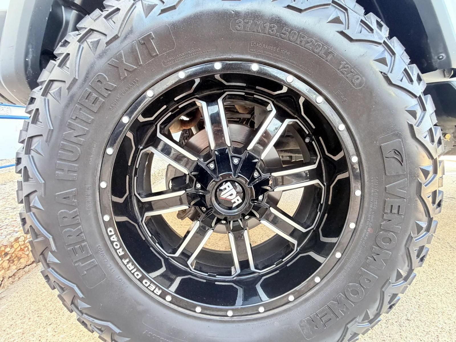 Used 2018 Jeep Wrangler Unlimited Sahara AWD/4WD image 33