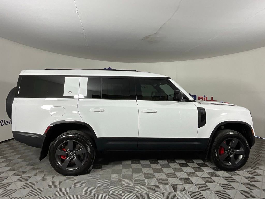Used 2024 Land Rover Defender 130 S image 2
