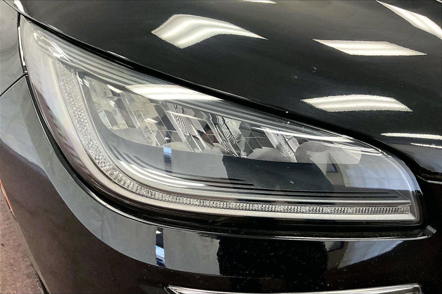 Used 2021 Lincoln Corsair AWD w/ Premium Package image 27