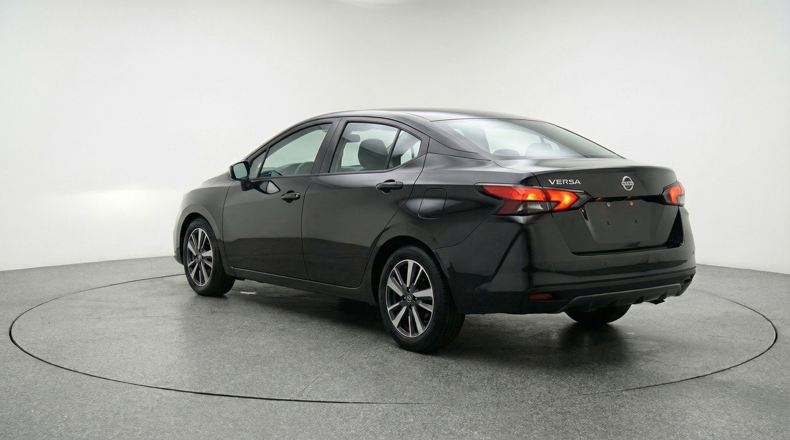 Used 2025 Nissan Versa SV FWD image 6