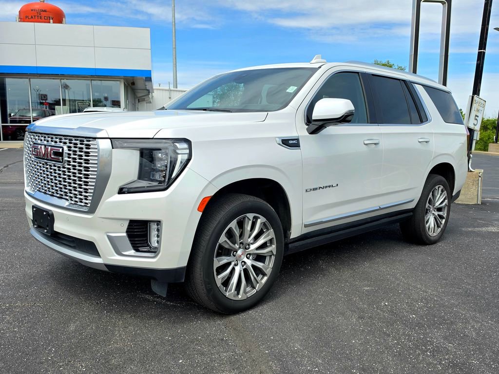 Used 2021 GMC Yukon Denali w/ Denali Premium Package AWD/4WD image 2
