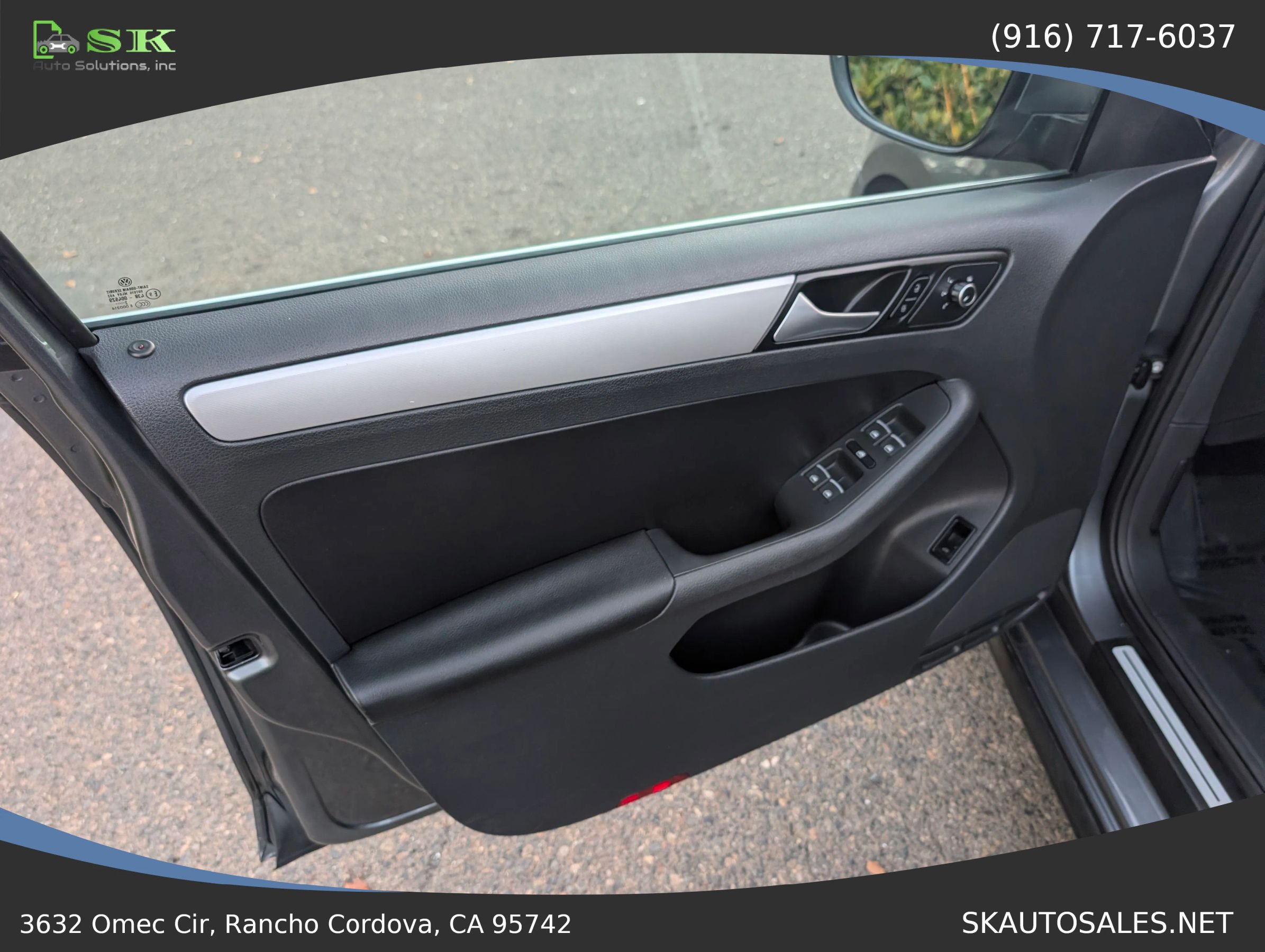 Used 2014 Volkswagen Jetta GLI FWD image 25