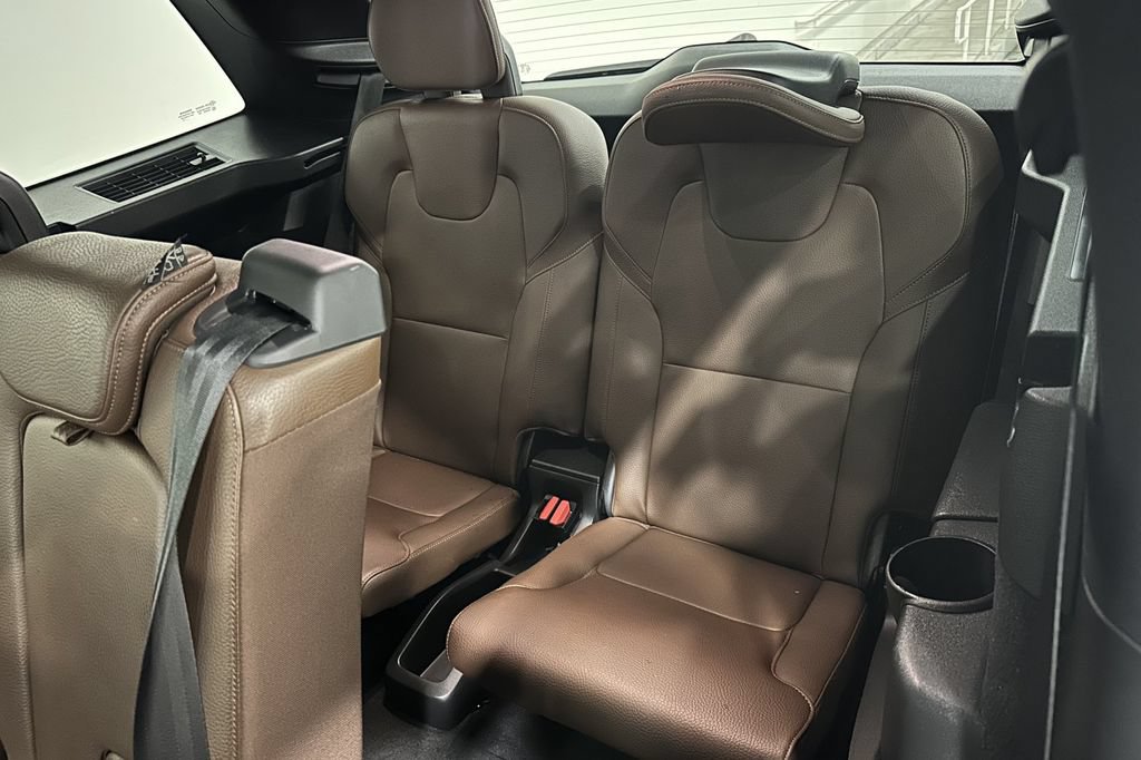 Used 2019 Volvo XC90 T6 Momentum w/ Protection Package Premier AWD/4WD image 17