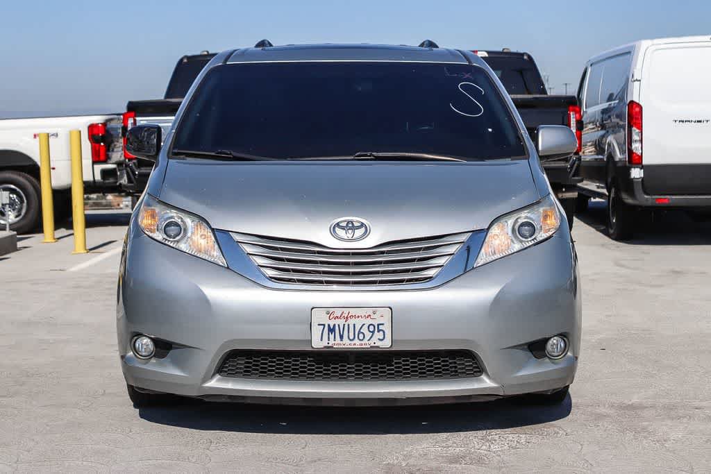 Used 2015 Toyota Sienna XLE w/ XLE Navigation Package FWD image 2