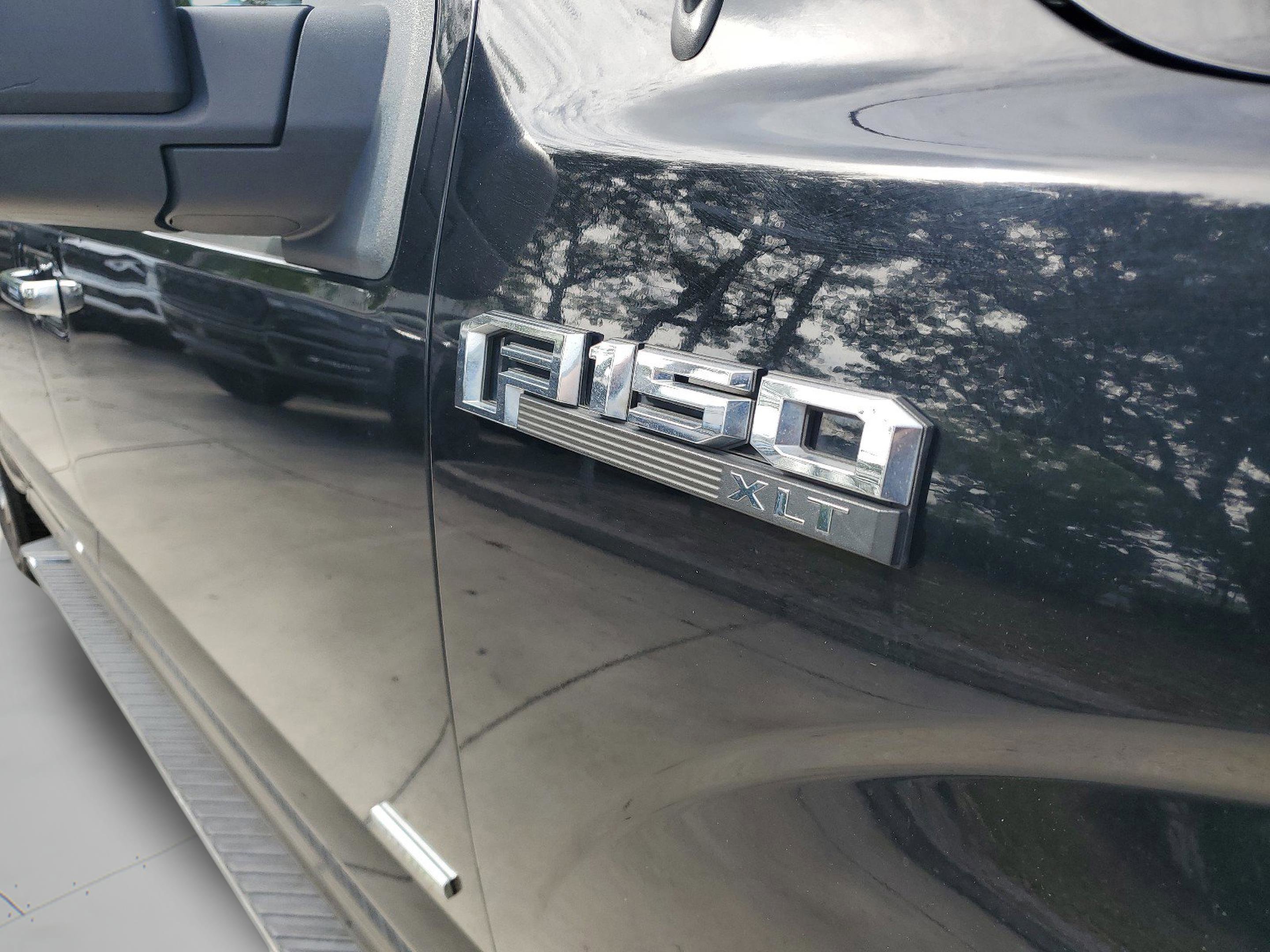 Used 2016 Ford F150 XLT w/ Equipment Group 302A Luxury image 6