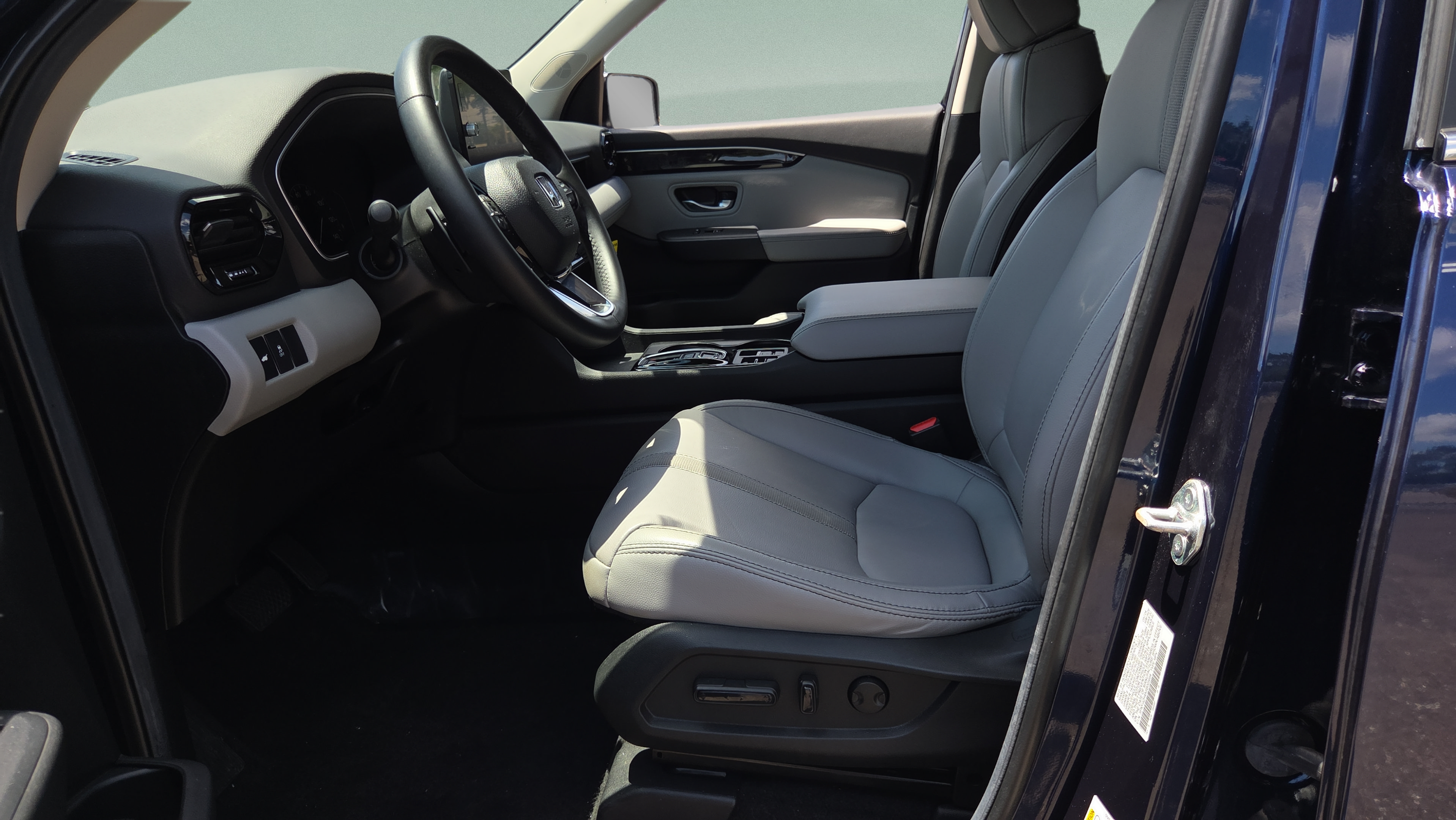 Certified 2025 Honda Pilot EX-L image 9