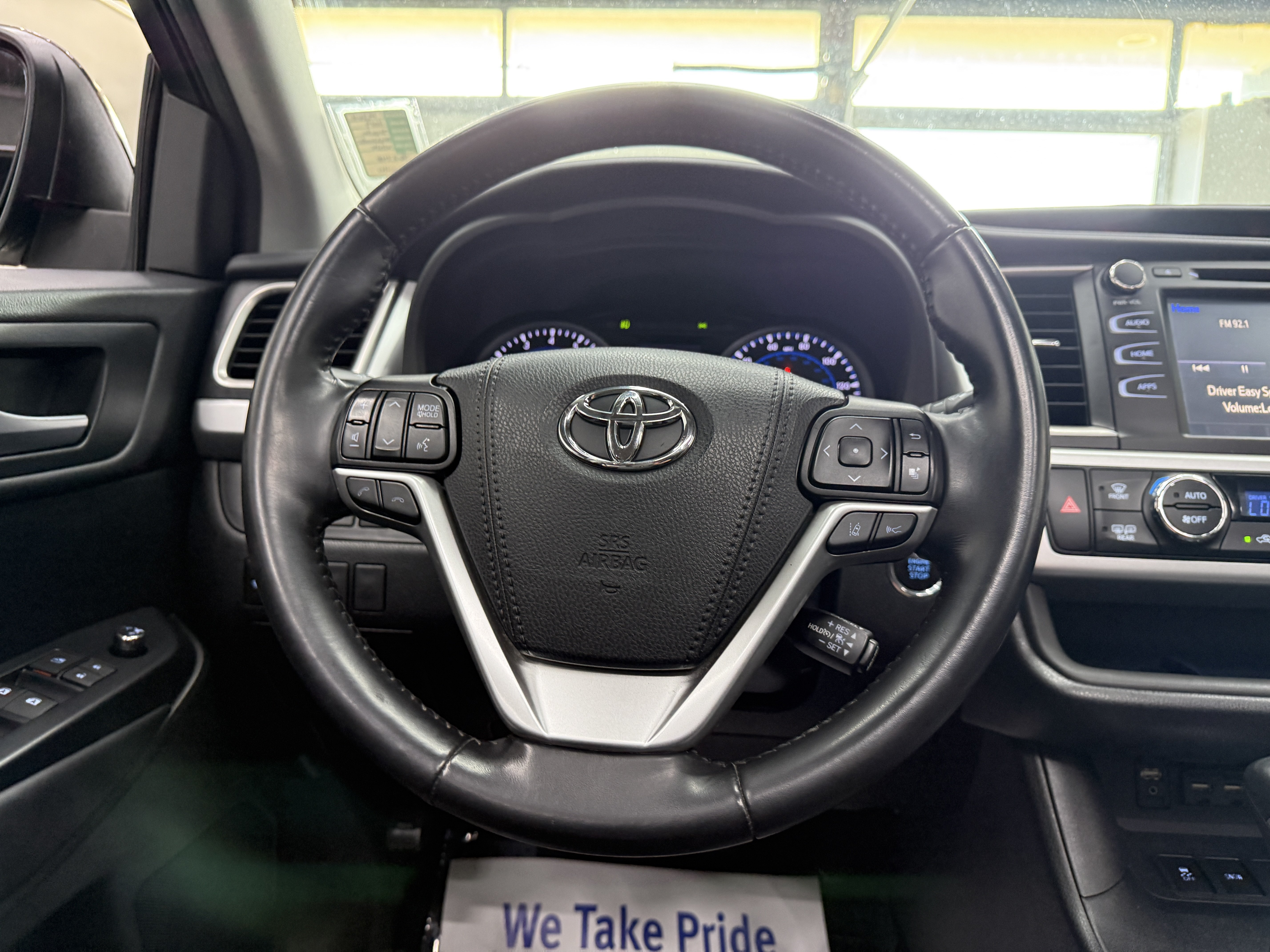 Used 2019 Toyota Highlander XLE AWD/4WD image 12