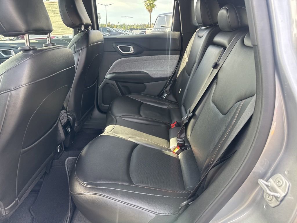 Used 2023 Jeep Compass Latitude AWD/4WD image 15