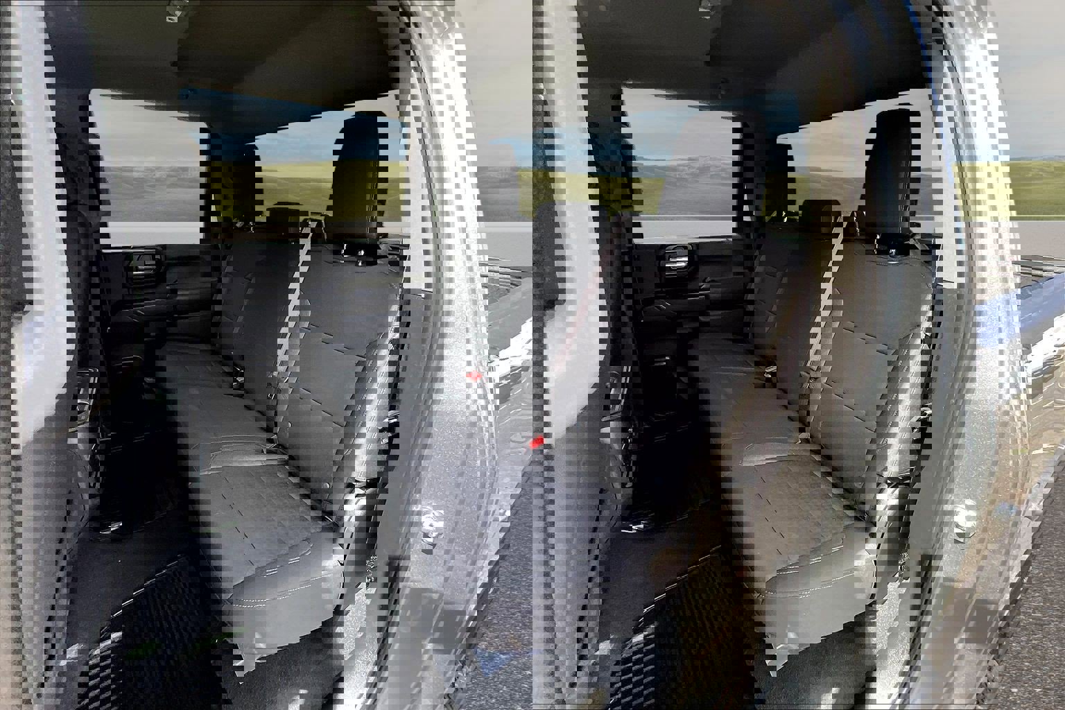 Used 2025 Chevrolet Silverado 2500 Custom w/ Custom Value Package image 15