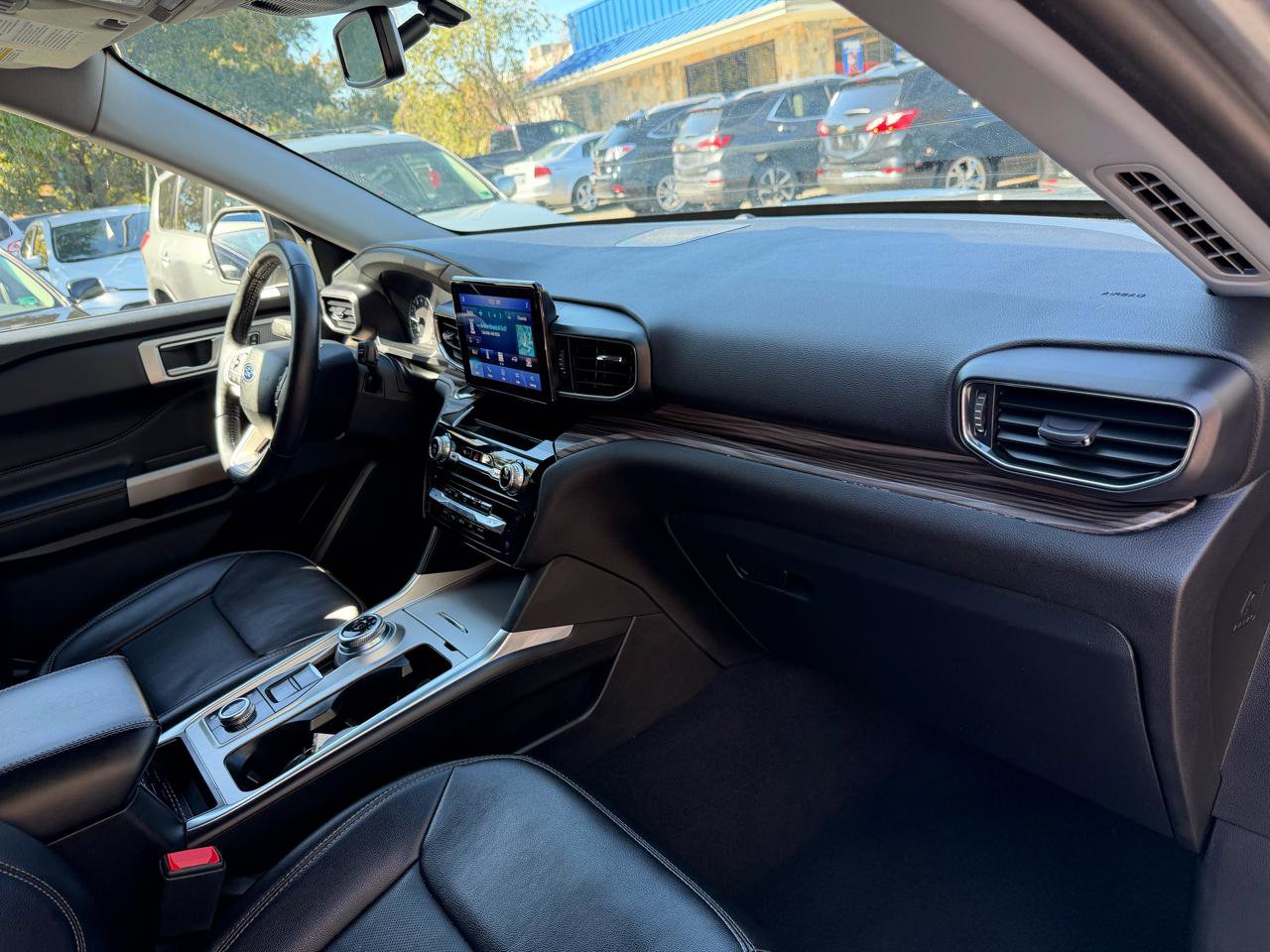 Used 2024 Ford Explorer Limited AWD/4WD image 29