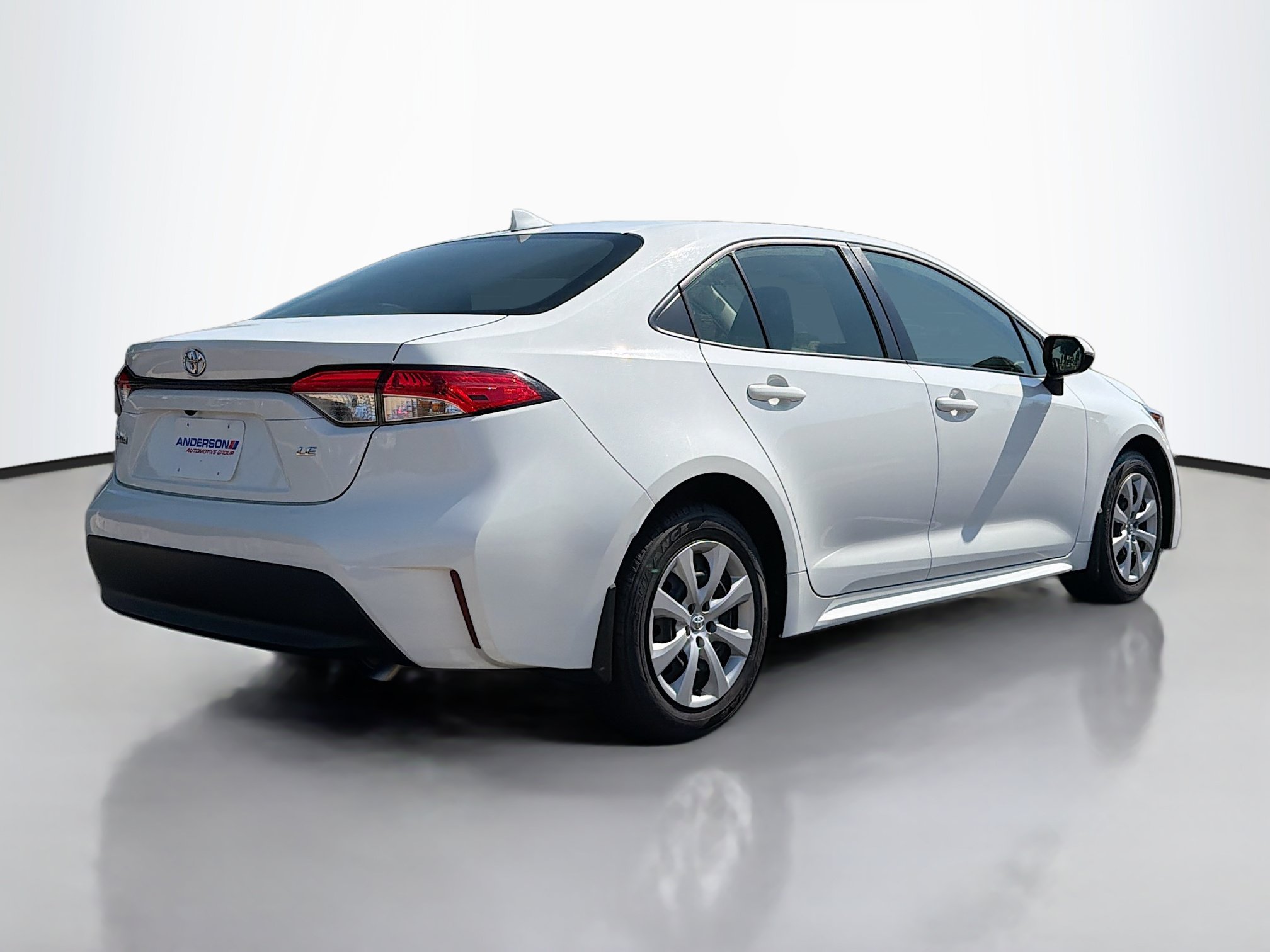 Used 2024 Toyota Corolla LE FWD image 2