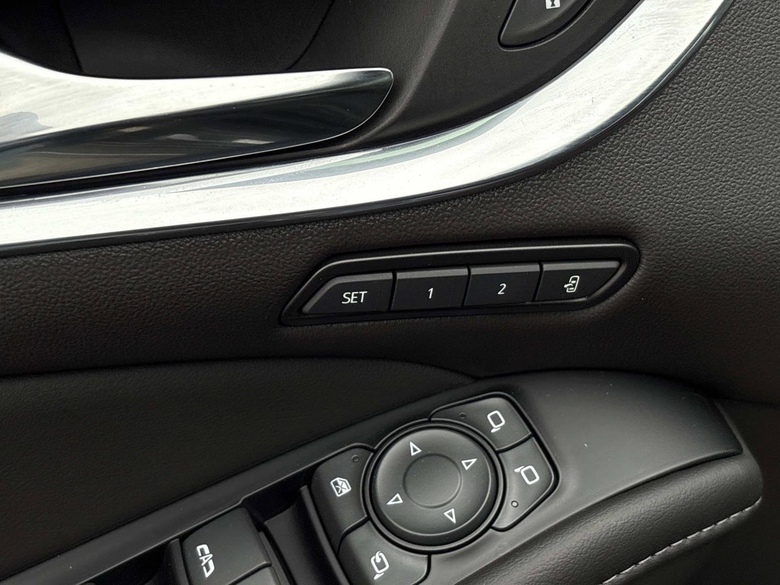 Certified 2023 Buick Enclave Avenir w/ Avenir Technology Package image 13