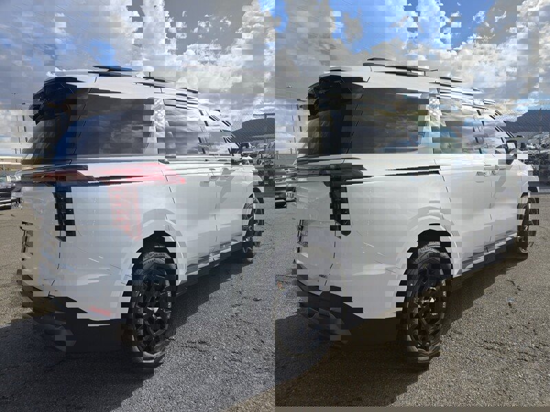 New 2026 Kia Carnival SX Prestige image 3