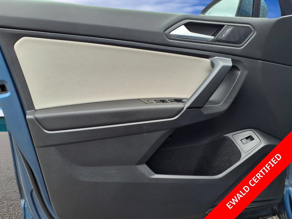 Used 2019 Volkswagen Tiguan SEL w/ 3rd Row Seat Package AWD/4WD image 9