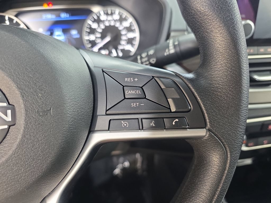 Used 2024 Nissan Altima 2.5 SV FWD image 17