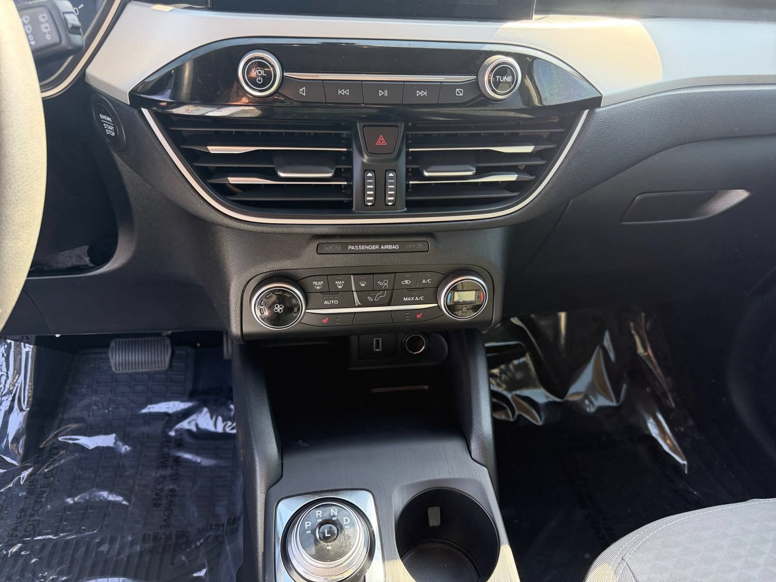 Used 2020 Ford Escape SE FWD image 11