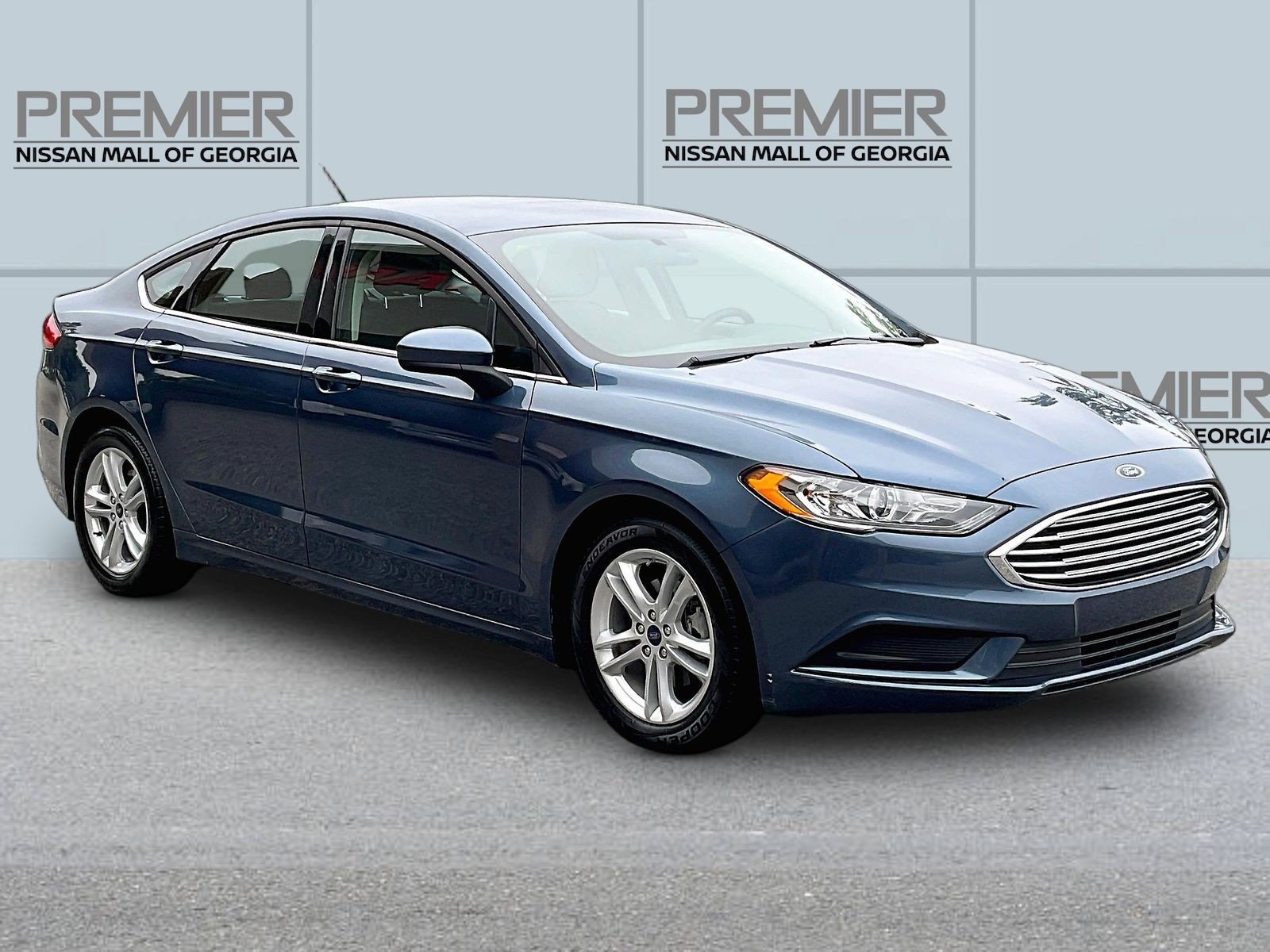 Used 2018 Ford Fusion SE FWD image 3