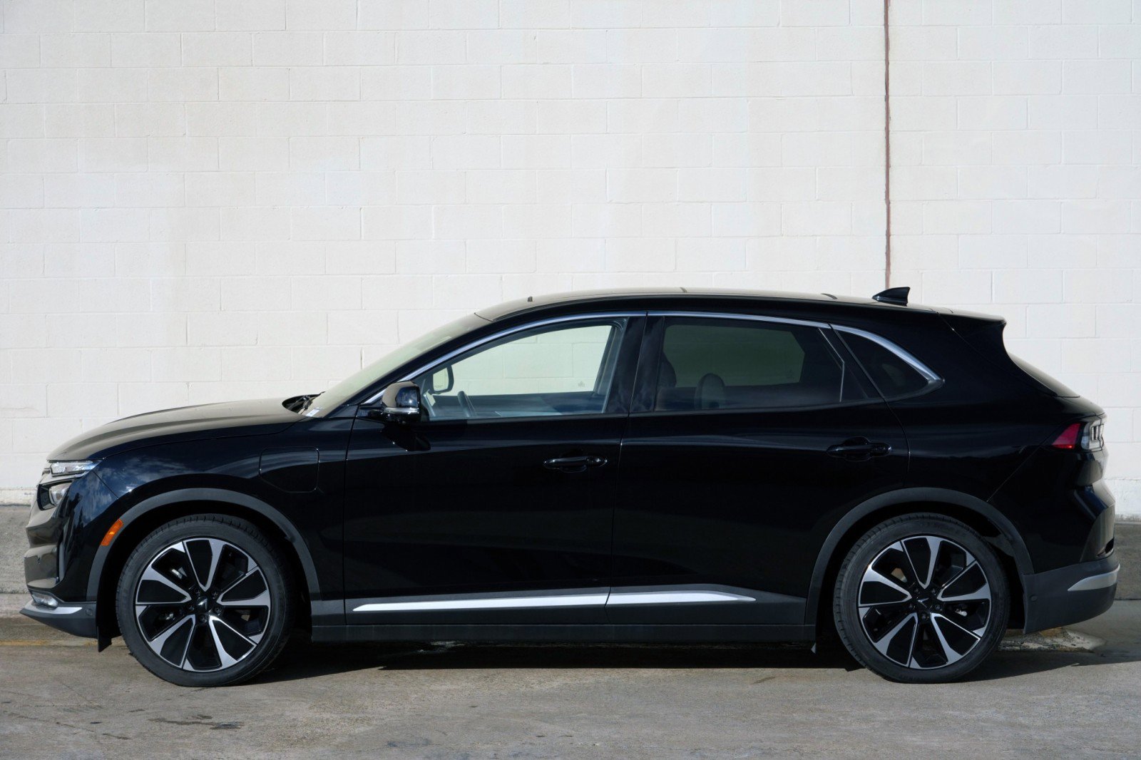 Used 2023 VinFast VF 8 Plus AWD/4WD image 45