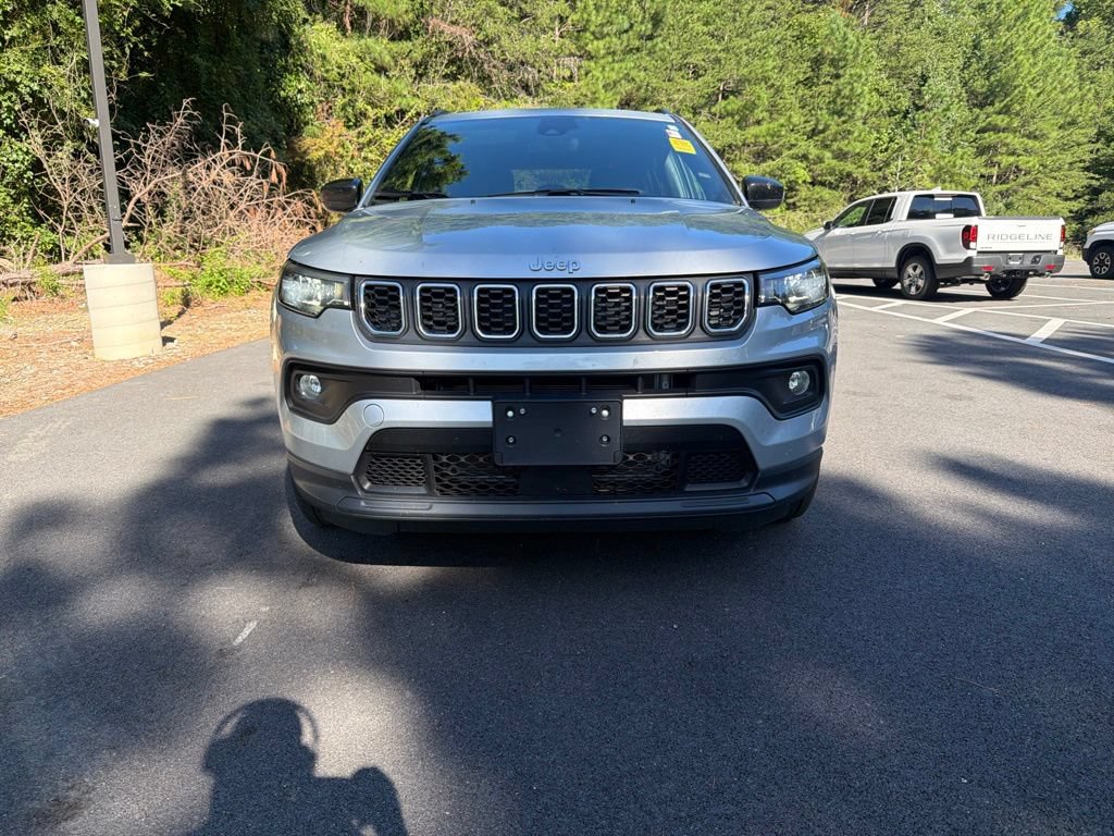 Certified 2024 Jeep Compass Latitude AWD/4WD image 3