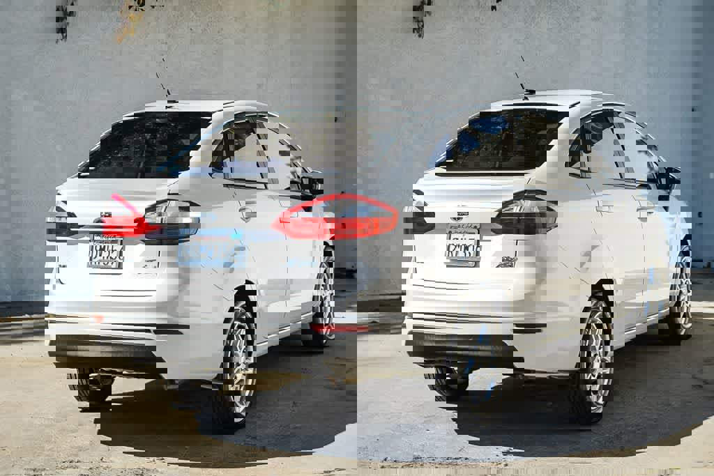 Used 2017 Ford Fiesta SE FWD image 4