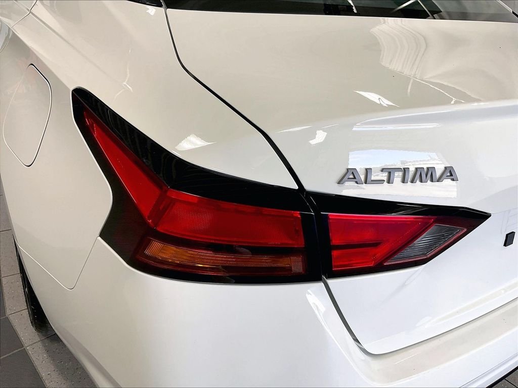 Used 2024 Nissan Altima 2.5 SR FWD image 32