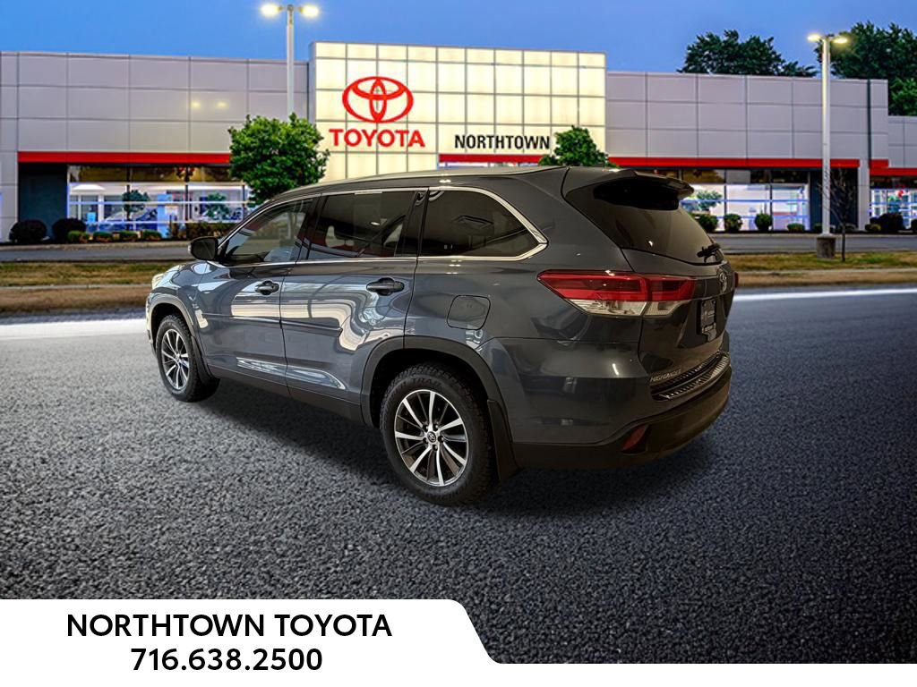Used 2019 Toyota Highlander XLE w/ Protection Package #3 AWD/4WD image 3