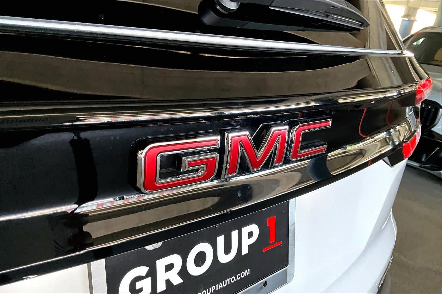 Used 2025 GMC Acadia AT4 w/ Luxury Package AWD/4WD image 30