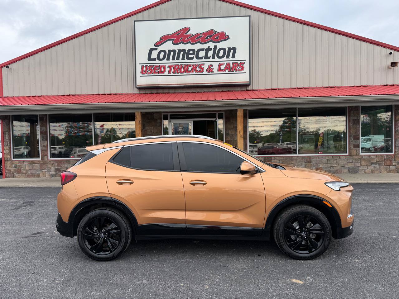 Used 2024 Buick Encore GX Sport Touring AWD/4WD image 3