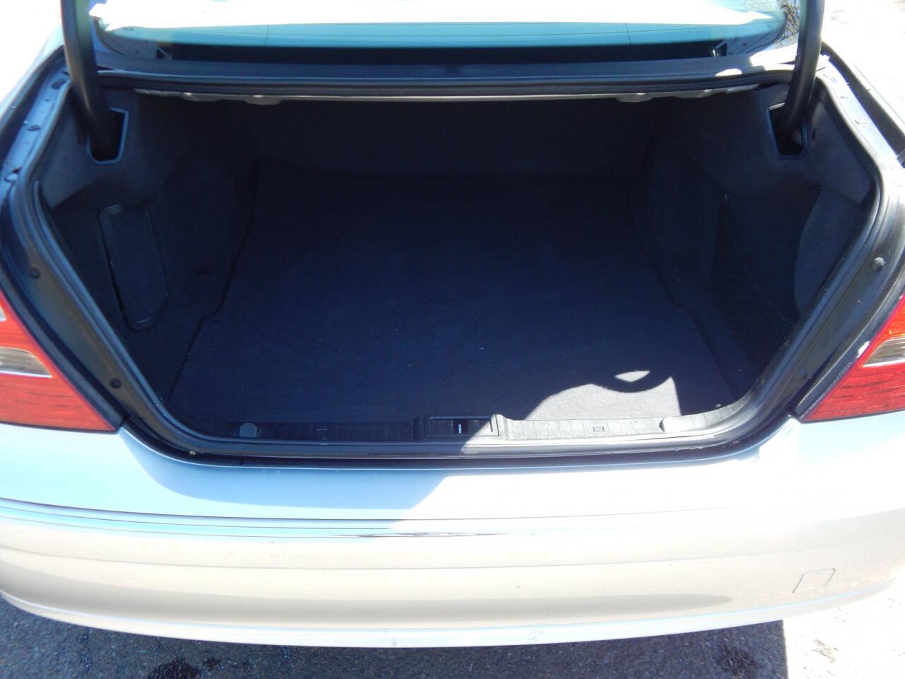 Used 2005 Mercedes-Benz E 500 4MATIC Sedan image 9