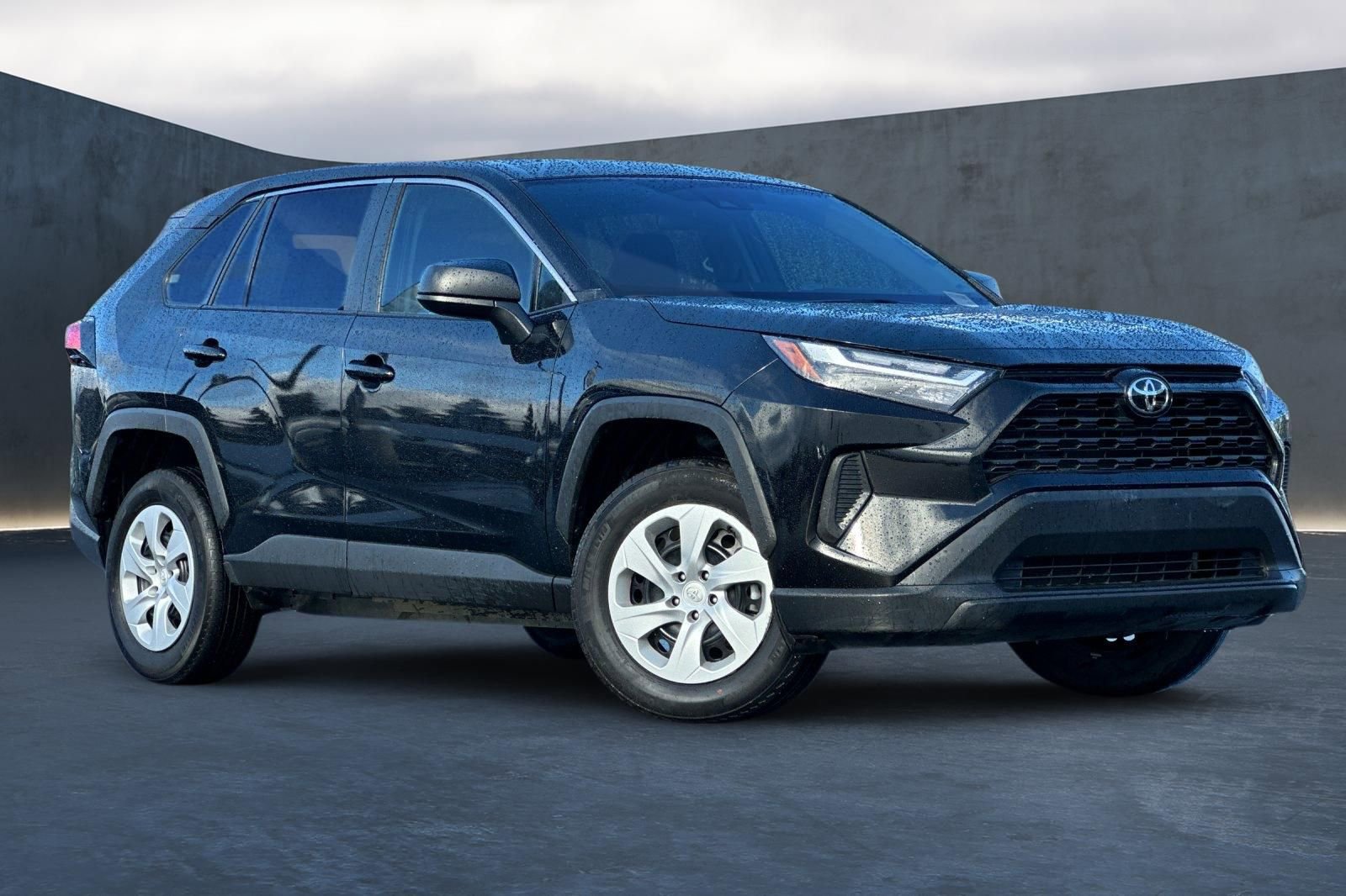 Used 2025 Toyota RAV4 LE image 2