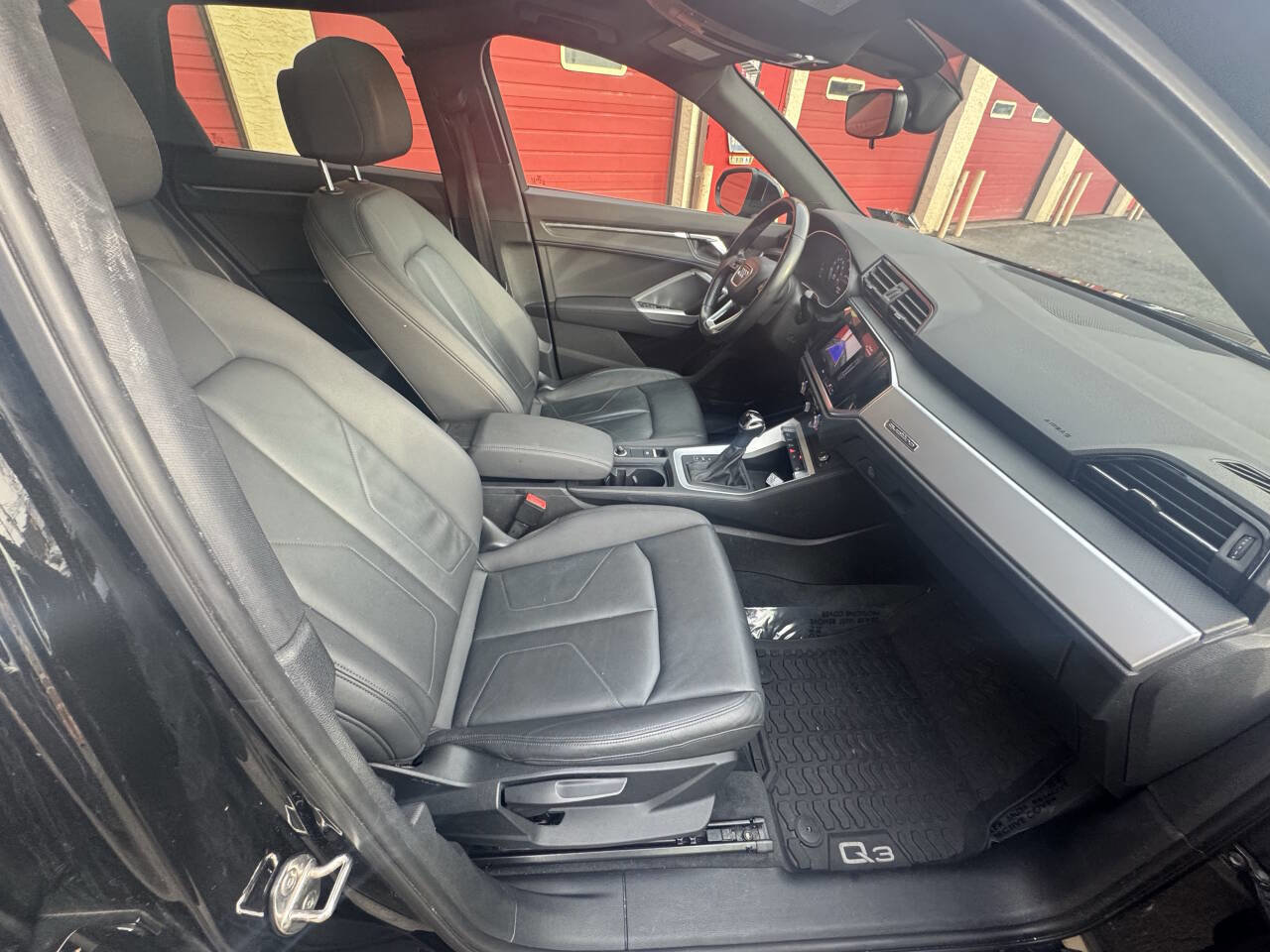 Used 2020 Audi Q3 2.0T Premium w/ Convenience Package image 23