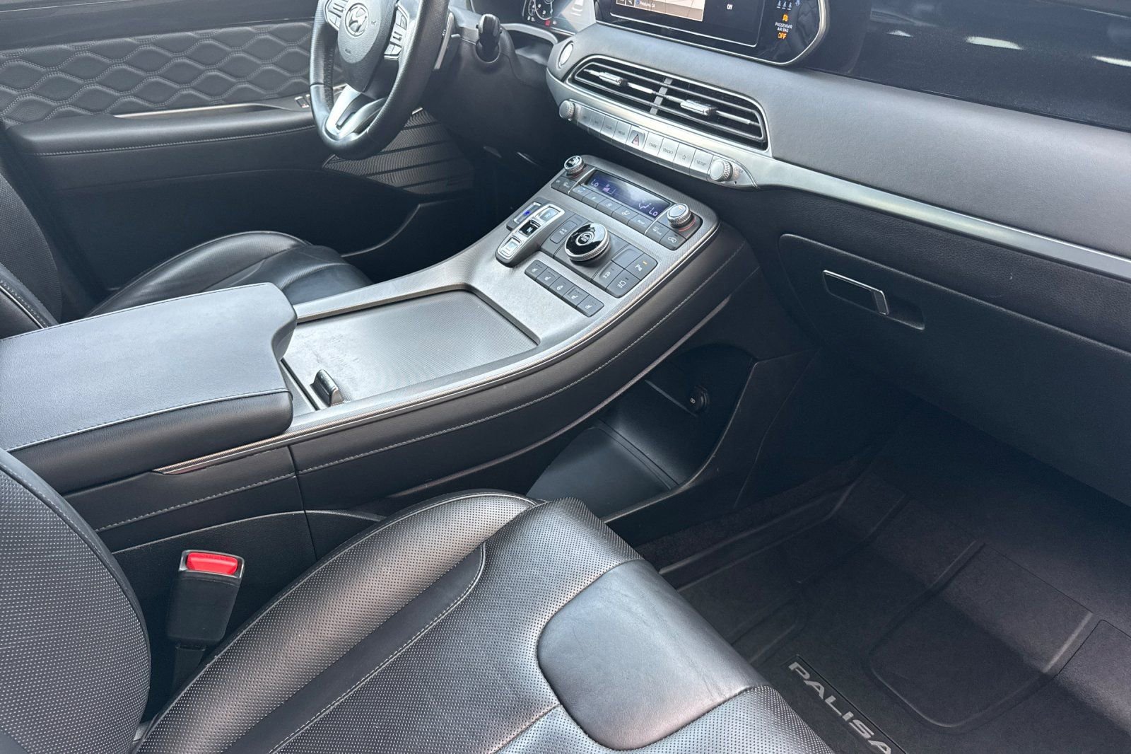 Used 2022 Hyundai Palisade Calligraphy w/ Winter Package image 19
