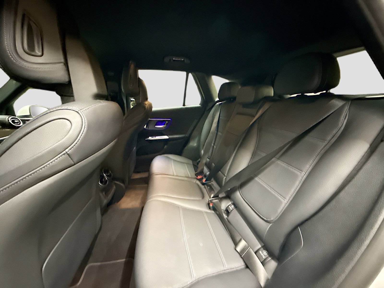 Used 2024 Mercedes-Benz GLC 300 4MATIC image 25