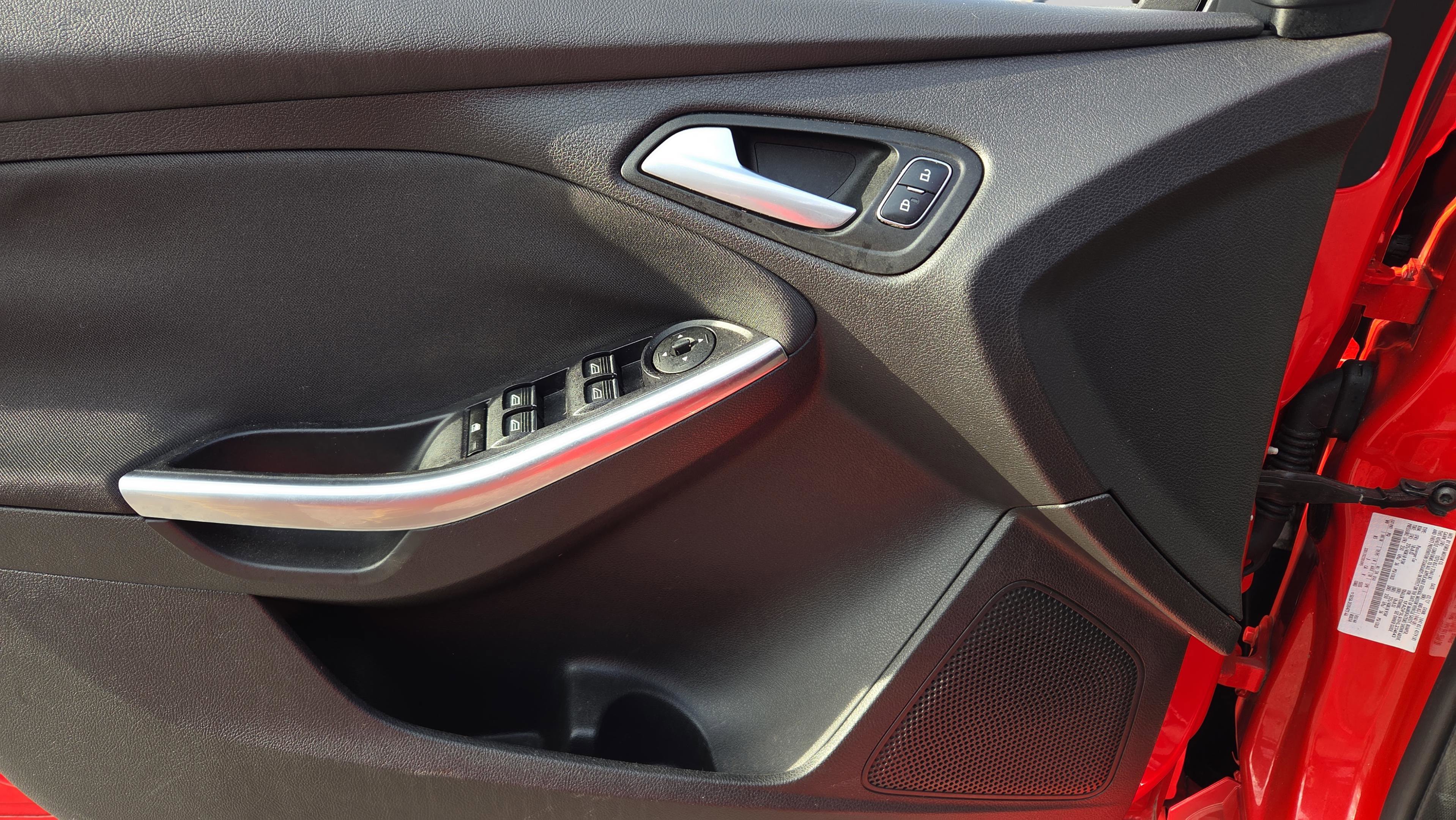 Used 2017 Ford Focus ST w/ Equipment Group 401A image 22