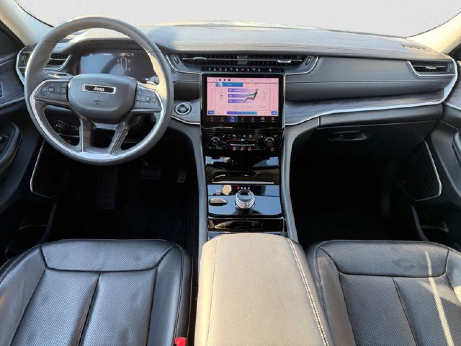 Used 2023 Jeep Grand Cherokee L Limited w/ Luxury Tech Group II image 12