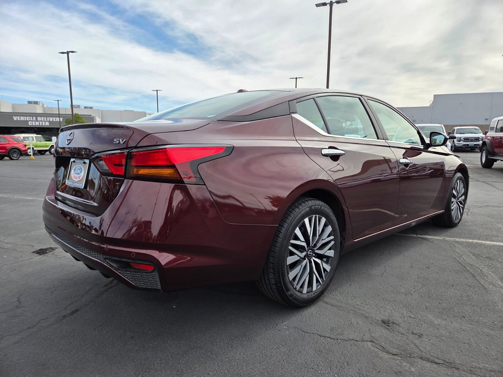 Used 2024 Nissan Altima 2.5 SV FWD image 6