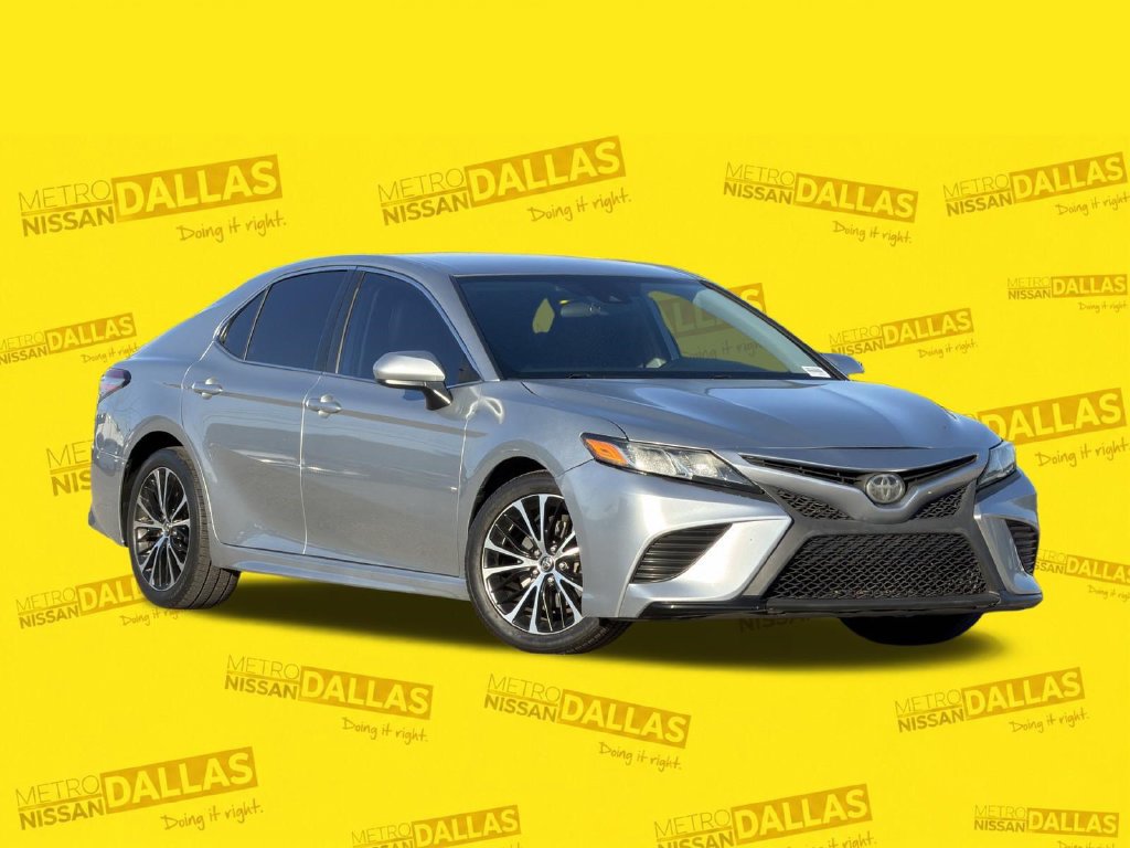 Used 2019 Toyota Camry SE w/ Carpet Mat Package FWD image 2