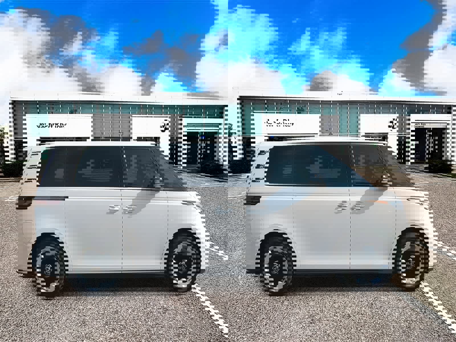 New 2025 Volkswagen ID. Buzz Pro S image 9