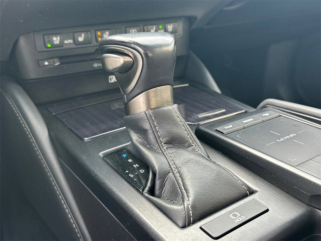 Used 2019 Lexus ES 350 Ultra Luxury w/ Accessory Package image 31