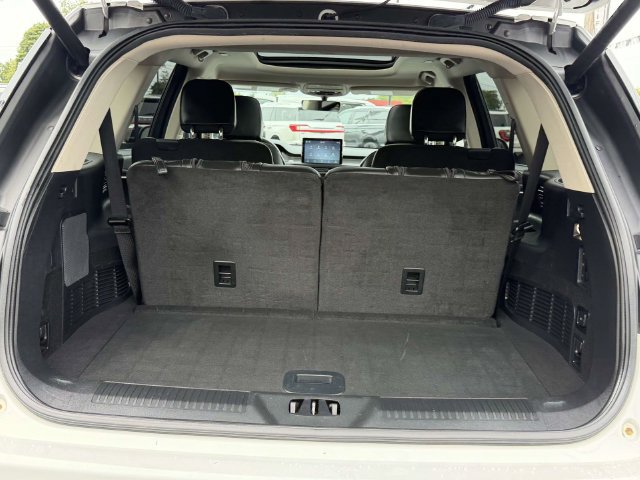 Certified 2023 Lincoln Aviator AWD w/ Premium Package image 6