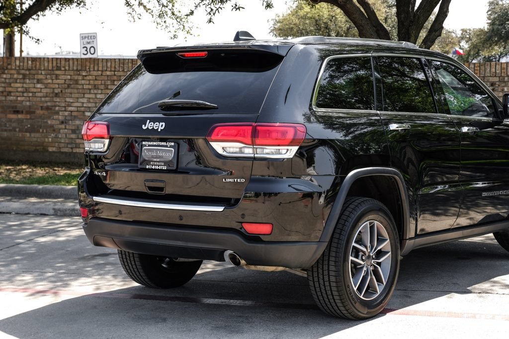 Used 2022 Jeep Grand Cherokee Limited w/ Tech Group AWD/4WD image 17