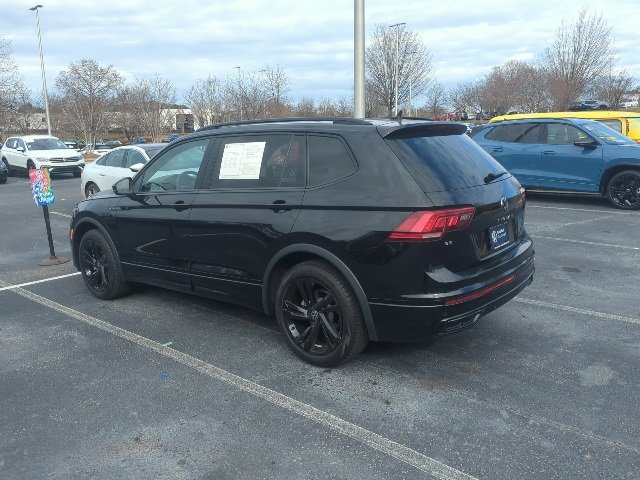 Certified 2024 Volkswagen Tiguan SE R-Line image 11