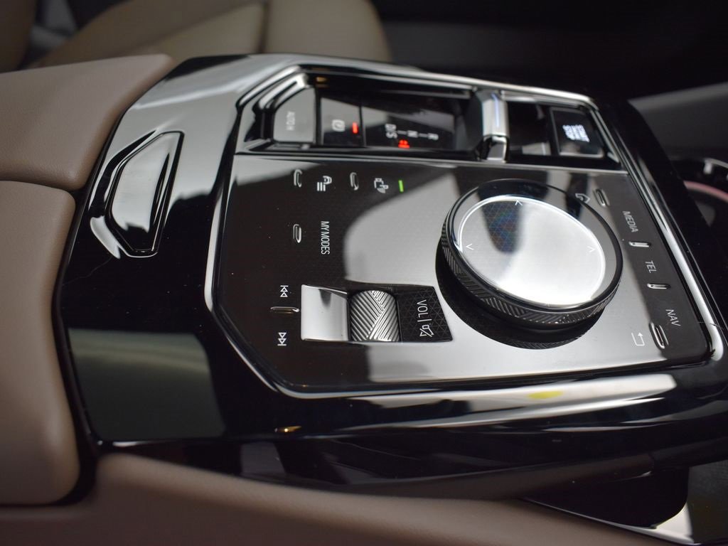 New 2026 BMW 530i w/ Premium Package image 25