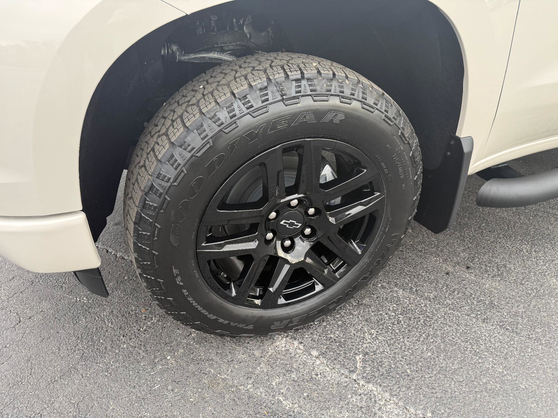New 2026 Chevrolet Silverado 1500 RST w/ RST All Star Premium Package AWD/4WD image 9