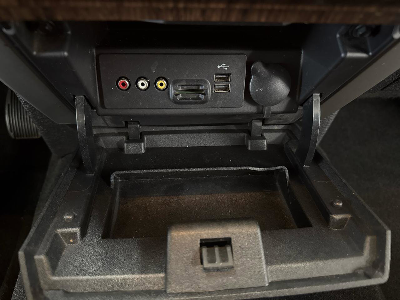 Used 2013 Ford F150 Lariat w/ Mid Equipment Group image 24