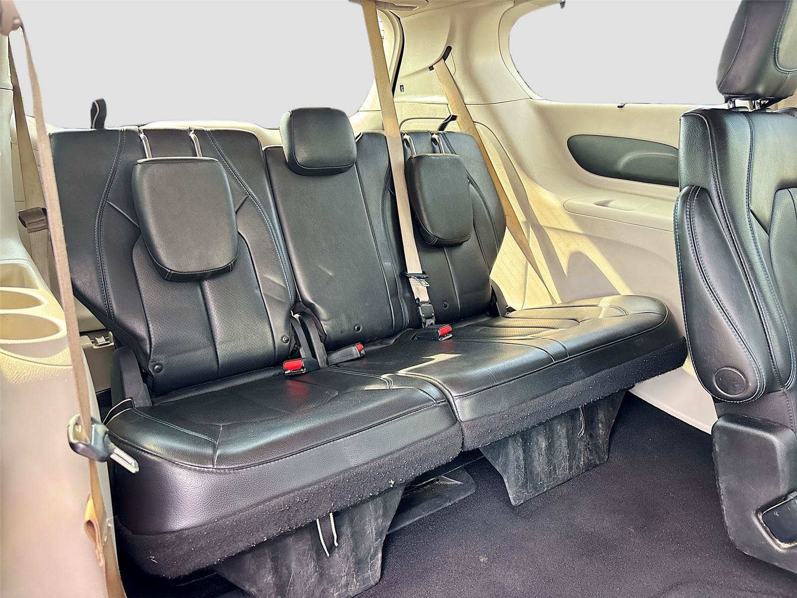 Used 2021 Chrysler Pacifica Touring-L FWD image 30