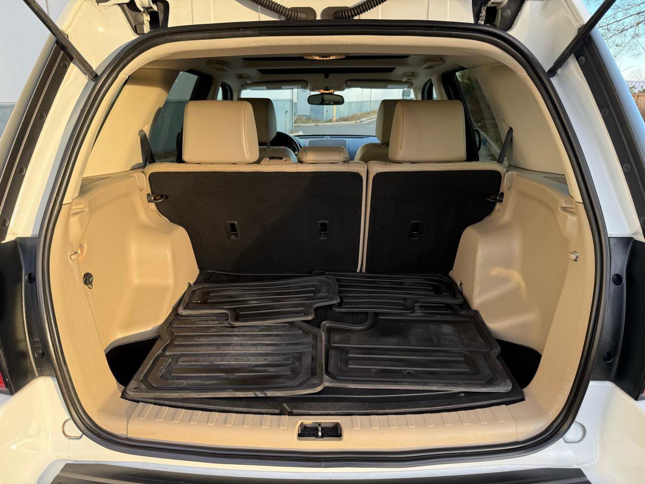 Used 2013 Land Rover LR2 image 21