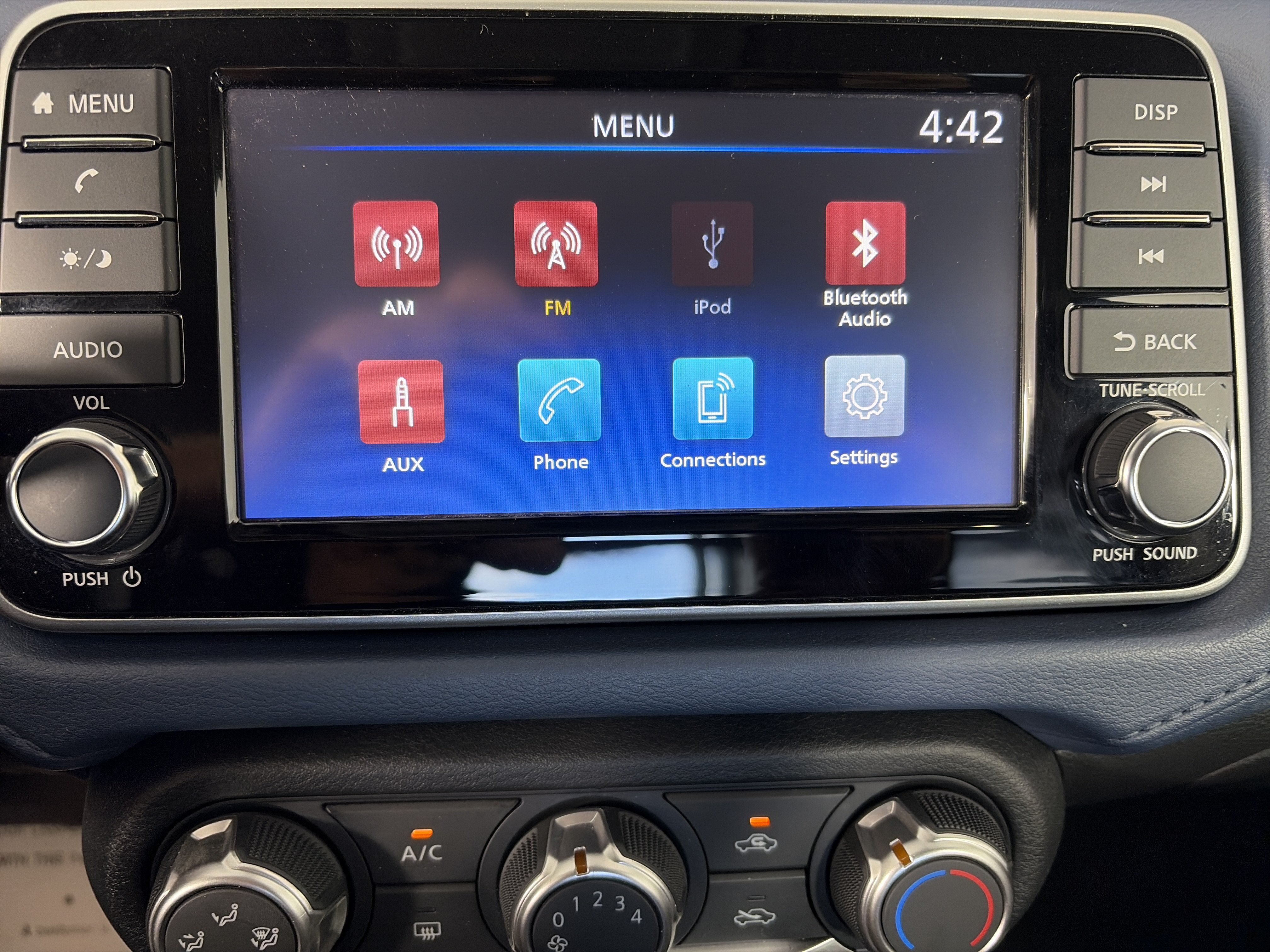 Used 2025 Nissan Versa SV w/ Trunk Package FWD image 17