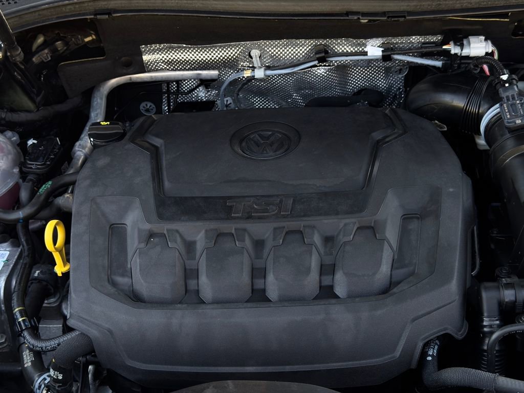 Used 2021 Volkswagen Tiguan SE image 34