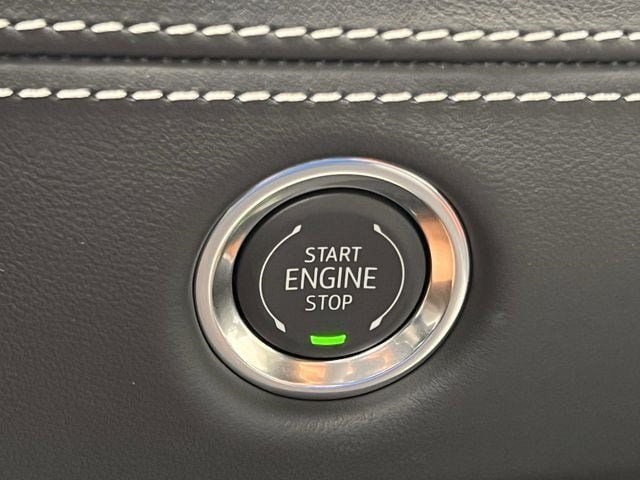 New 2026 Cadillac Escalade Platinum Luxury w/ LPO, Radiant Package AWD/4WD image 18